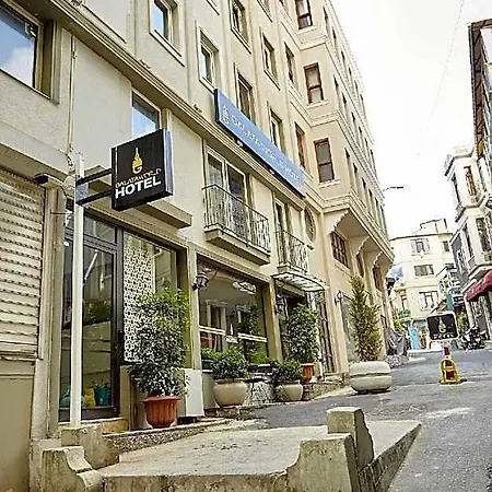 Aparthotel Galata World